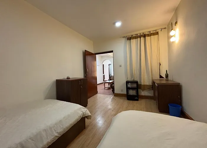 L&s * Kathmandu